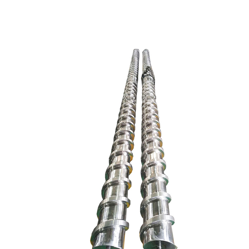 Double-vented pelletizing screw